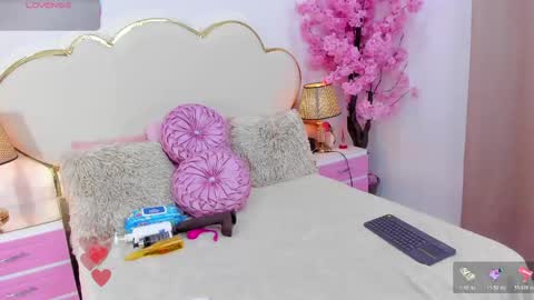 zendayarosse online show from May 12, 9:54 pm