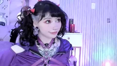    online show from October 9, 3:16 pm