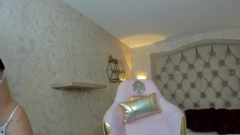 ZEPHYRA ANGELS online show from January 4, 1:10 pm