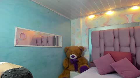 ZEPHYRA ANGELS online show from January 5, 12:10 pm