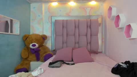 ZEPHYRA ANGELS online show from January 1, 12:00 am