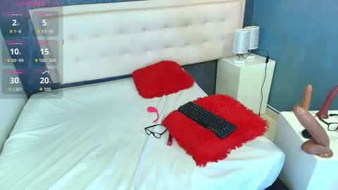 ZHAMIRA  ANDRES online show from November 8, 11:43 pm