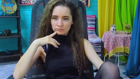 zianichols online show from January 29, 12:56 pm