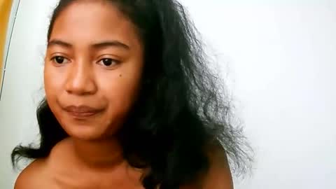 elly online show from April 4, 5:28 am