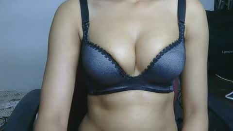 Snapshot of ziyaa_1 chatting on October 14, 5:21 am Ziyaa online show from October 14, 5:21 am