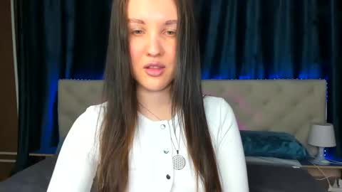 Zlata  Mon Tue Thu Fri Sun Sa GMT 3 0000pm - 0600pm  online show from January 23, 2:50 pm