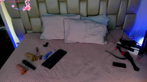 Your new obsession online show from April 20, 12:19 pm