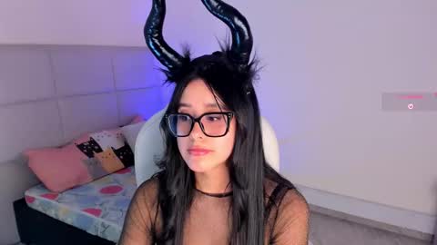 Zoe online show from October 28, 9:30 pm