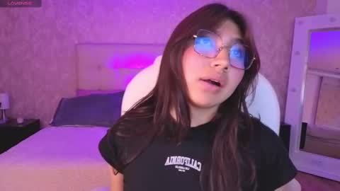 zoe  online show from September 23, 5:05 am