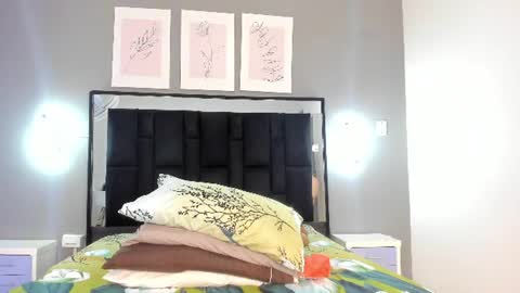 zoe_curvyy online show from June 29, 12:16 pm
