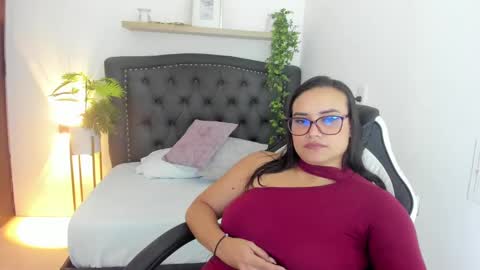 Zoe  online show from December 23, 12:30 pm