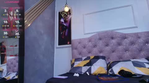 zoe online show from June 1, 6:31 pm