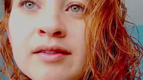 Snapshot of zoe_jones2 chatting on December 13, 3:32 pm Zoe online show from December 13, 3:32 pm
