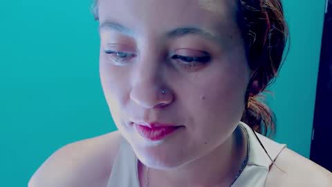 Snapshot of zoe_jones2 chatting on January 17, 10:01 pm Zoe online show from January 17, 10:01 pm