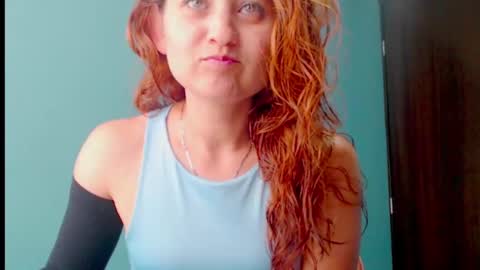 Snapshot of zoe_jones2 chatting on March 1, 7:15 pm Zoe online show from March 1, 7:15 pm