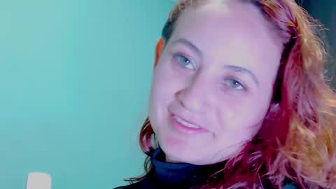Snapshot of zoe_jones2 chatting on December 27, 11:42 pm Zoe online show from December 27, 11:42 pm