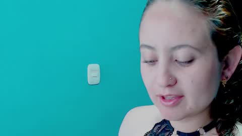 Snapshot of zoe_jones2 chatting on January 6, 1:19 pm Zoe online show from January 6, 1:19 pm