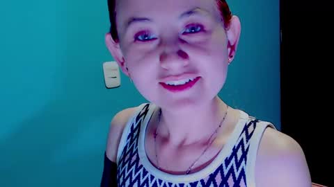 Snapshot of zoe_jones2 chatting on December 3, 3:18 am Zoe online show from December 3, 3:18 am