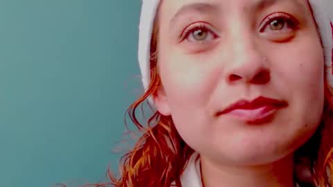 Snapshot of zoe_jones2 chatting on December 24, 7:44 pm Zoe online show from December 24, 7:44 pm