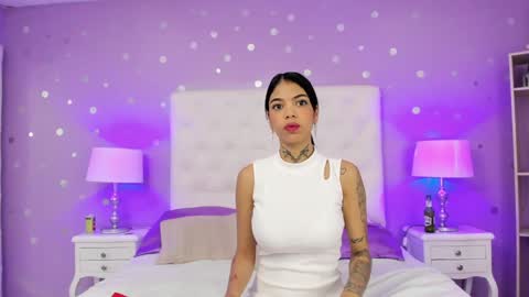 Snapshot of zoe_kravitx chatting on December 29, 4:48 am CAMILA online show from December 29, 4:48 am