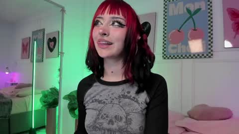 Zoe Lynch online show from June 3, 2:33 pm