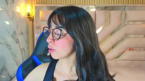 Zoe  online show from October 1, 3:44 am