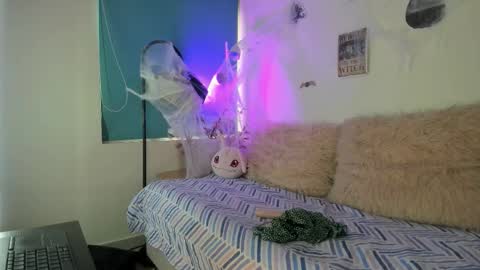 Zoe  online show from October 14, 3:03 pm