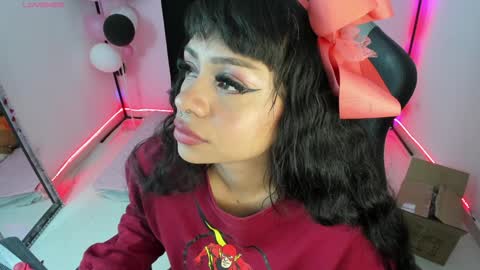 zoe_sullivan_ online show from December 14, 10:34 am