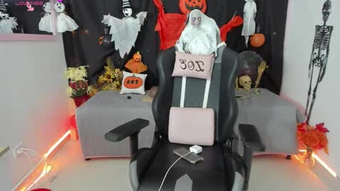 zoe_sullivan_ online show from October 3, 10:20 am