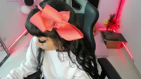 zoe_sullivan_ online show from December 20, 9:43 am