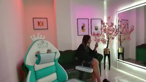 Zoe online show from January 19, 11:50 am