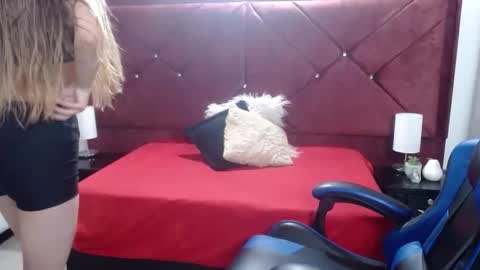 zoe_sweet050 online show from January 8, 8:24 pm