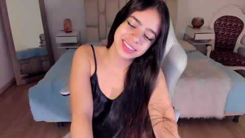 Snapshot of zoe_turnner_18 chatting on October 18, 11:57 am Zoe online show from October 18, 11:57 am