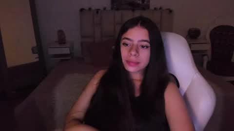 Snapshot of zoe_turnner_18 chatting on October 30, 11:44 am Zoe online show from October 30, 11:44 am