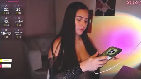 Zoe Bolton online show from December 7, 1:29 pm