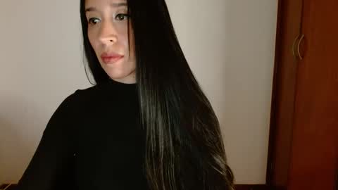 Snapshot of zoedixon01 chatting on January 13, 1:45 am zoe online show from January 13, 1:45 am