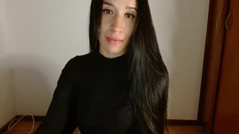Snapshot of zoedixon01 chatting on February 4, 3:11 am zoe online show from February 4, 3:11 am