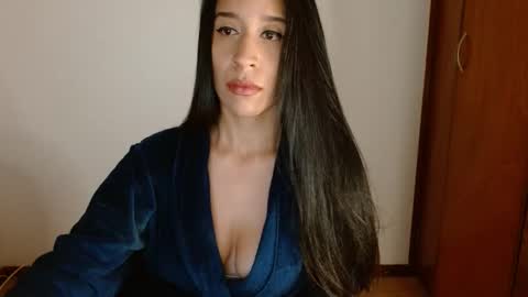 Snapshot of zoedixon01 chatting on January 30, 1:44 am zoe online show from January 30, 1:44 am