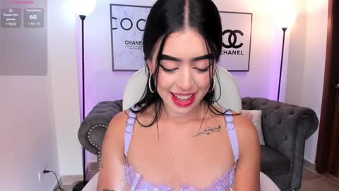 Snapshot of zoee_jackson chatting on December 7, 11:51 am zoee jackson online show from December 7, 11:51 am