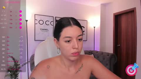 Snapshot of zoee_jackson chatting on March 1, 6:43 pm zoee jackson online show from March 1, 6:43 pm
