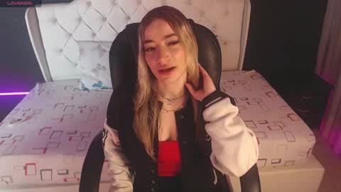 zoe online show from December 3, 11:43 am