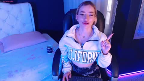 zoe online show from January 8, 11:54 am