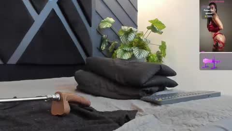 Snapshot of zoee_martins_ chatting on October 3, 7:19 pm Zoe 3 online show from October 3, 7:19 pm