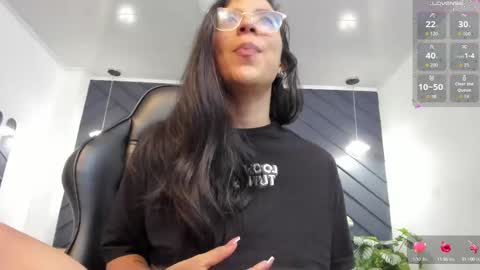 Snapshot of zoee_martins_ chatting on September 22, 6:06 pm Zoe 3 online show from September 22, 6:06 pm