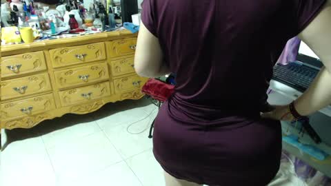 zoeecruz online show from December 10, 11:54 am