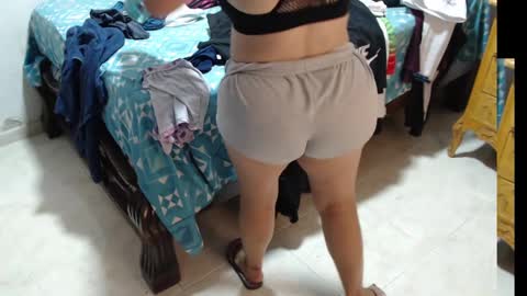 zoeecruz online show from January 27, 8:17 pm
