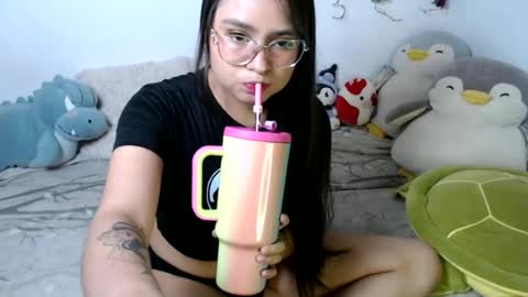 Zoe online show from June 25, 2:00 am