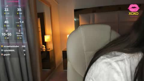 zoei_moon online show from March 7, 8:05 pm