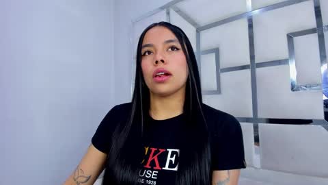 Snapshot of zoeswanx chatting on October 22, 12:10 pm ZoeSwam online show from October 22, 12:10 pm