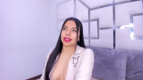 Snapshot of zoeswanx chatting on February 12, 10:56 am ZoeSwam online show from February 12, 10:56 am